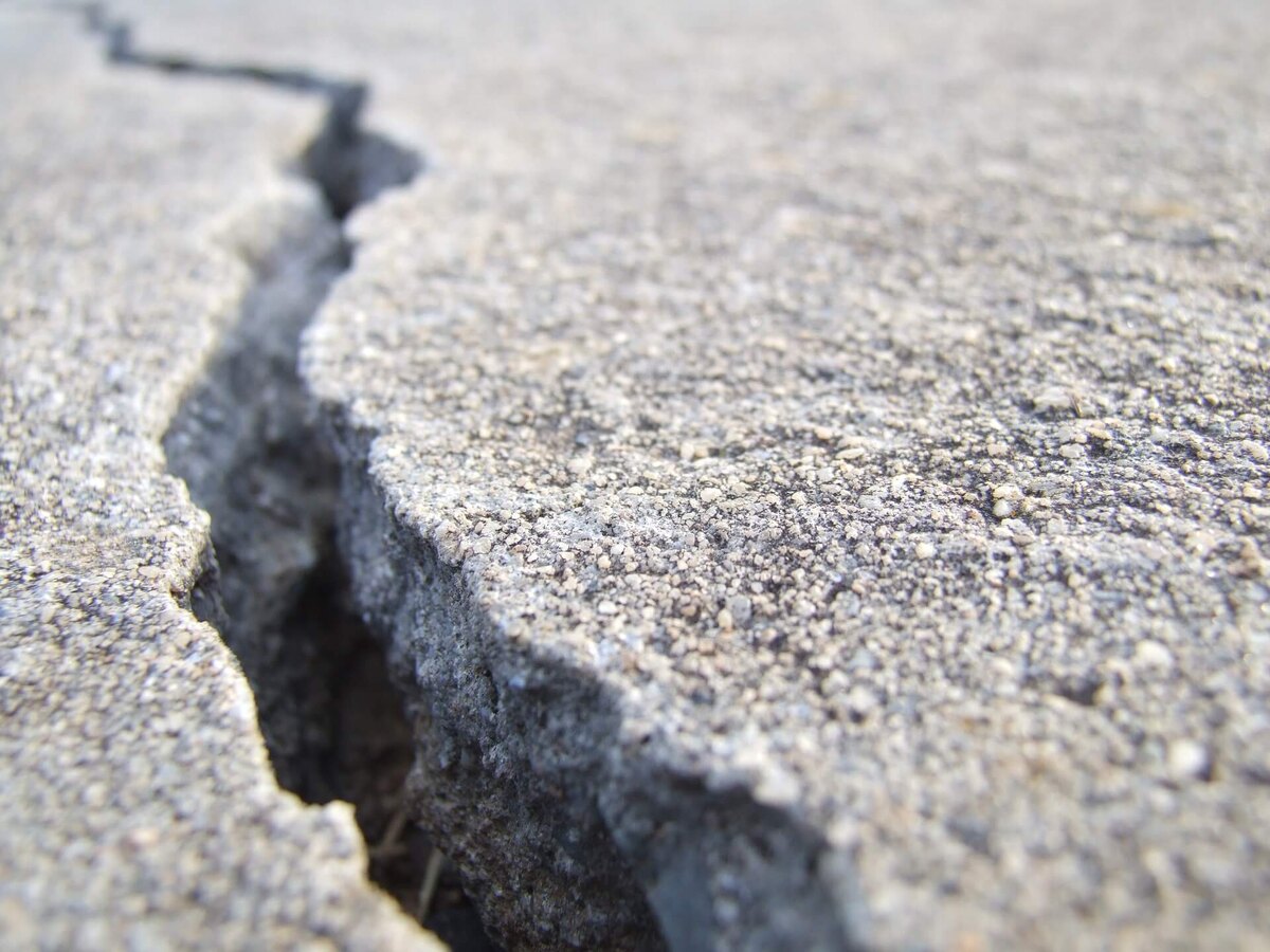 Find a handyman for fixing the concrete