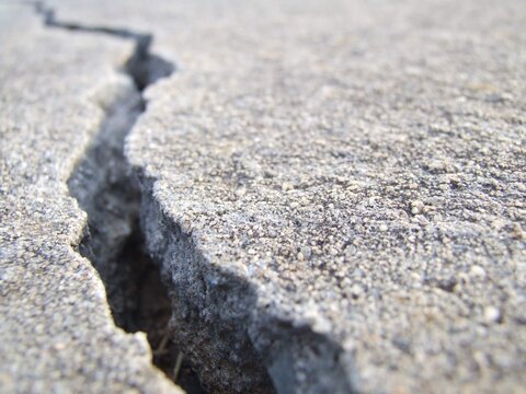 Find a handyman for fixing the concrete