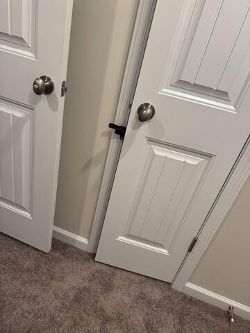Handyman Needed in Toronto – Stuck Closet Door