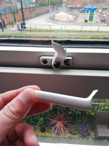 Looking for a handyman in Toronto – broken window latch